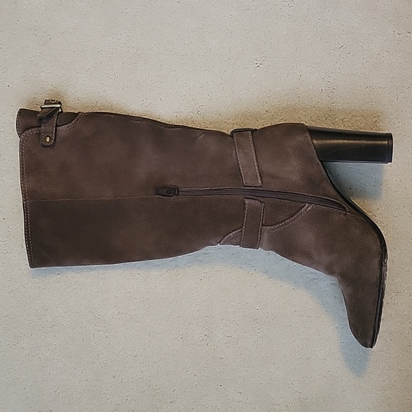 Coach Size 7 Brown Suade Boots - Picture 2 of 10